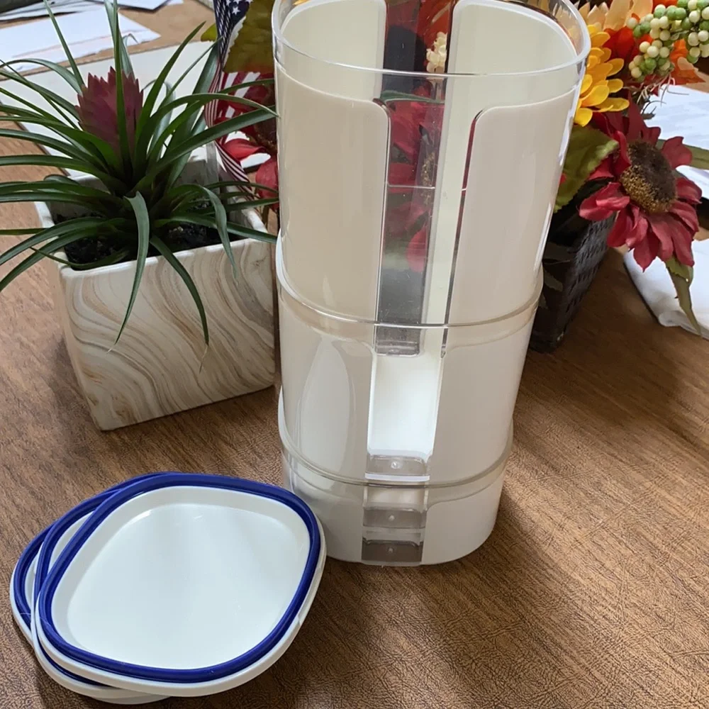 Tupperware set of 3 containers - Picture 5 of 5